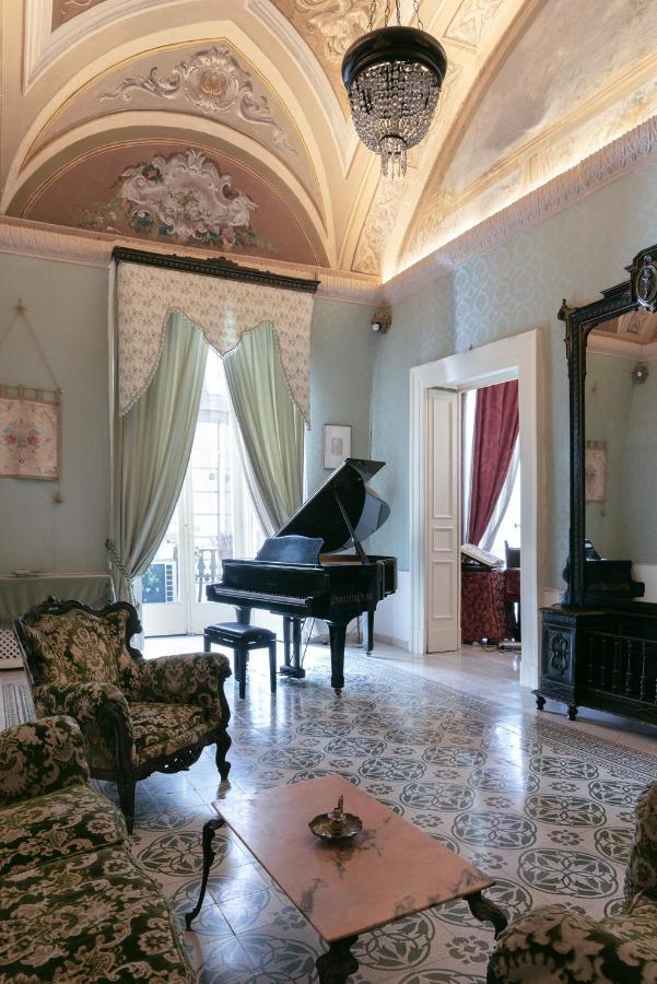 Carafa Di Maddaloni Residenza Di Charme Hotel Napels Buitenkant foto
