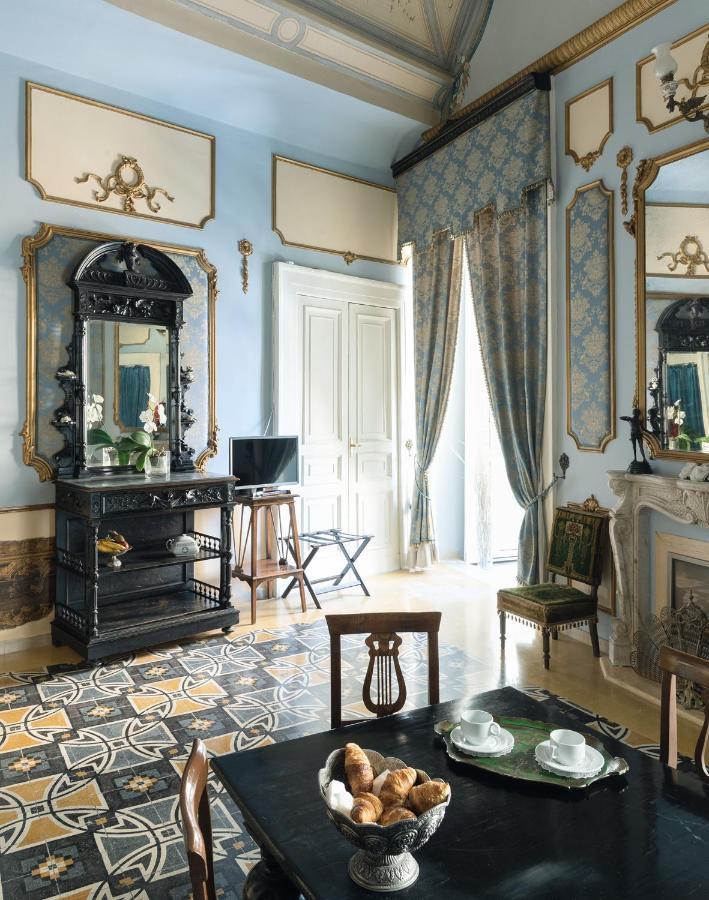 Carafa Di Maddaloni Residenza Di Charme Hotel Napels Buitenkant foto