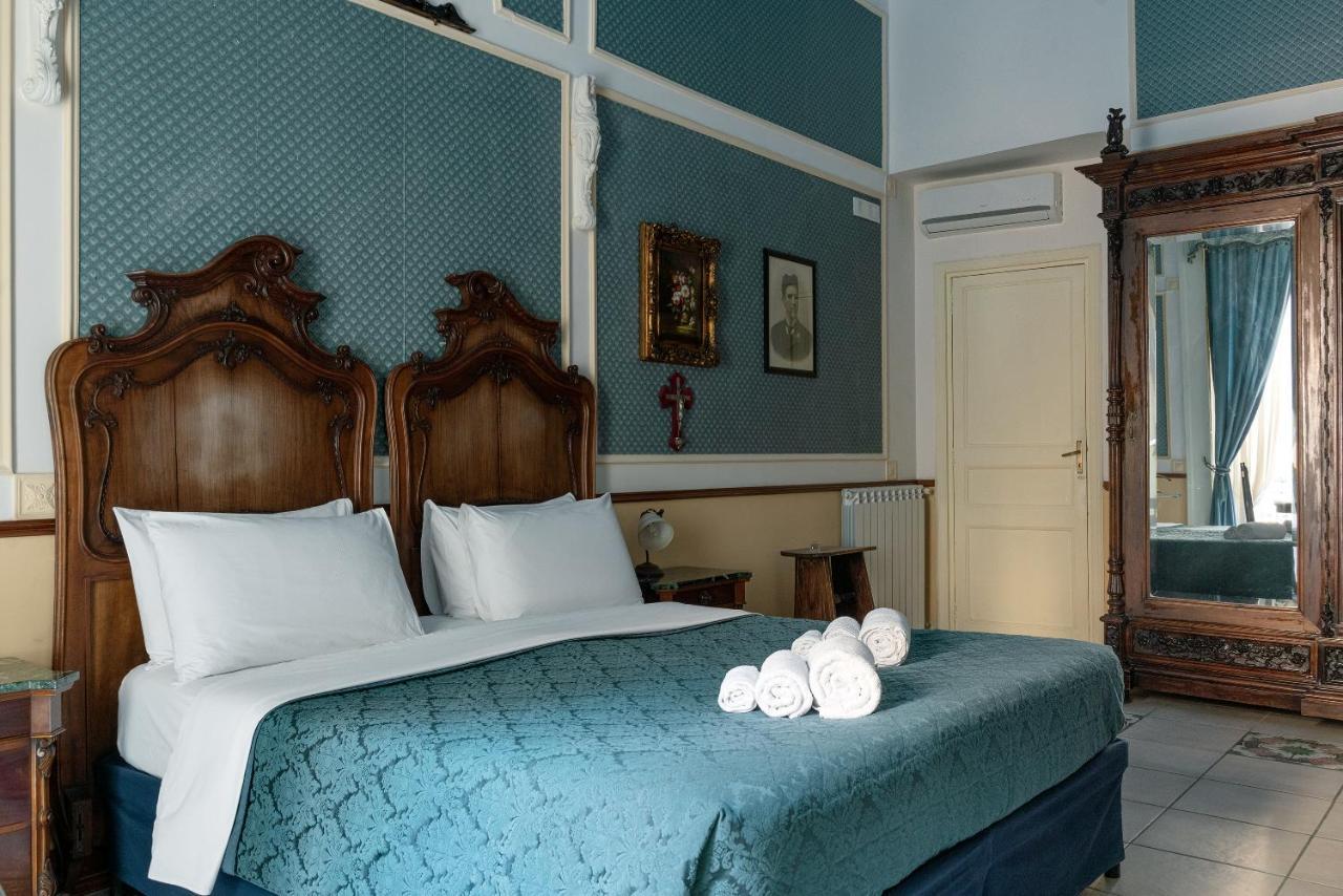 Carafa Di Maddaloni Residenza Di Charme Hotel Napels Buitenkant foto