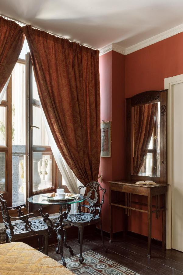 Carafa Di Maddaloni Residenza Di Charme Hotel Napels Buitenkant foto