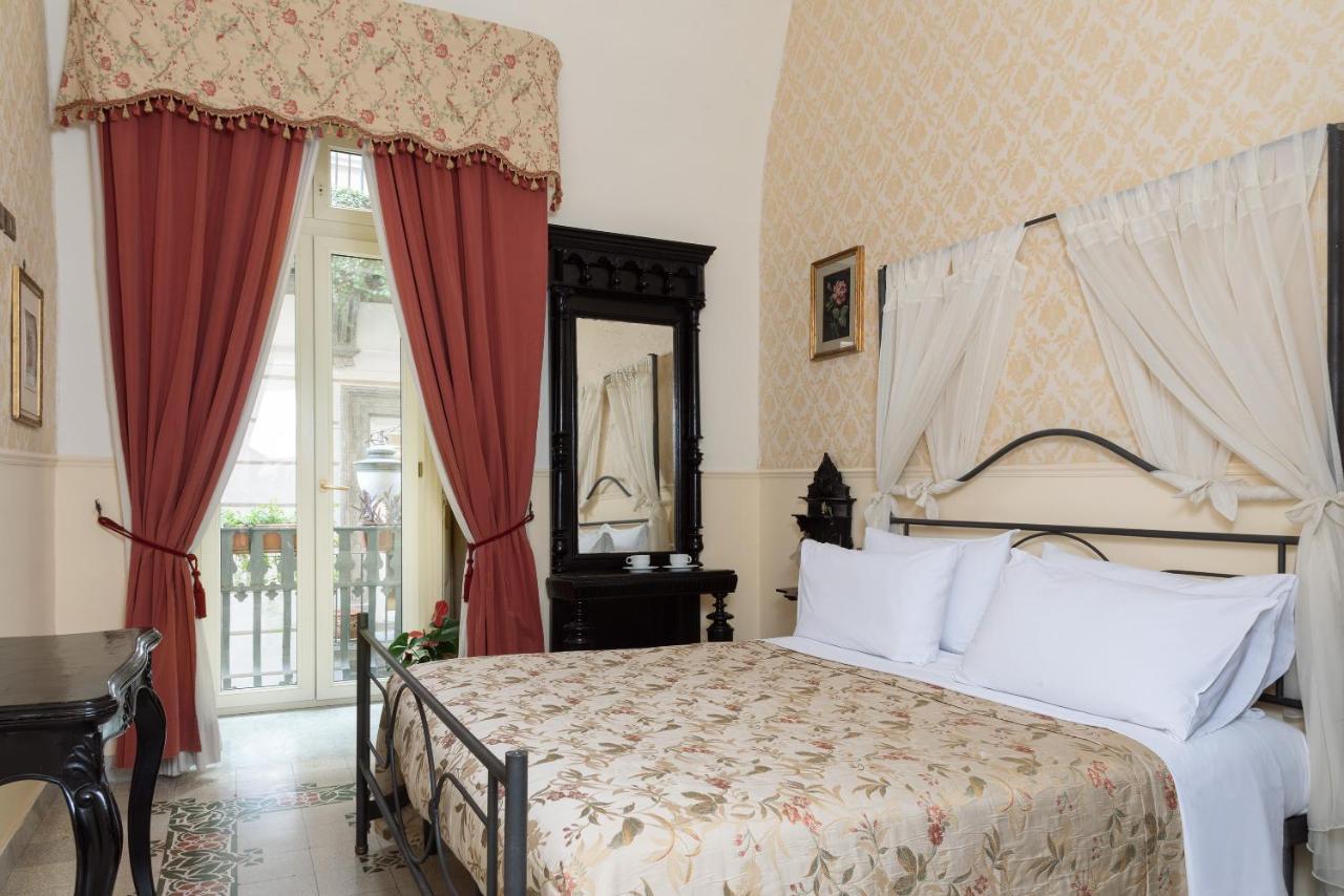 Carafa Di Maddaloni Residenza Di Charme Hotel Napels Buitenkant foto