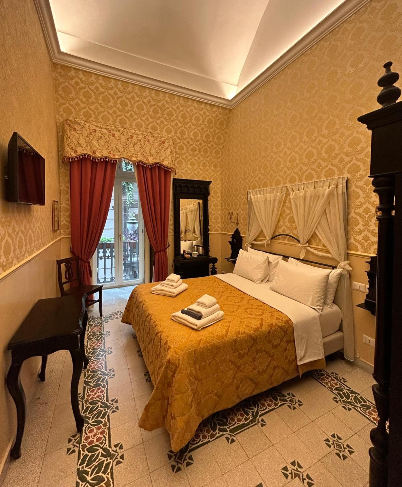 Carafa Di Maddaloni Residenza Di Charme Hotel Napels Buitenkant foto