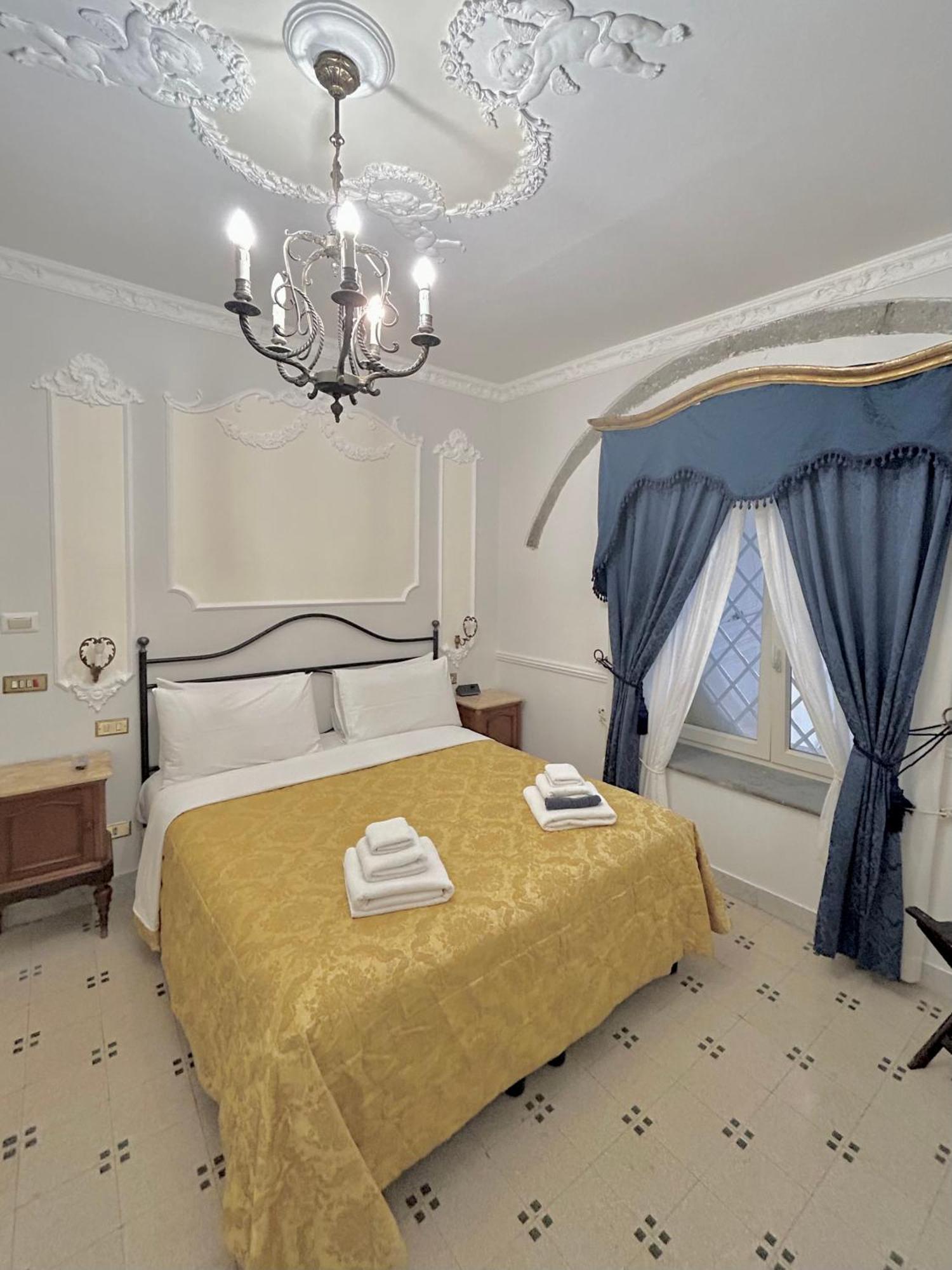 Carafa Di Maddaloni Residenza Di Charme Hotel Napels Buitenkant foto