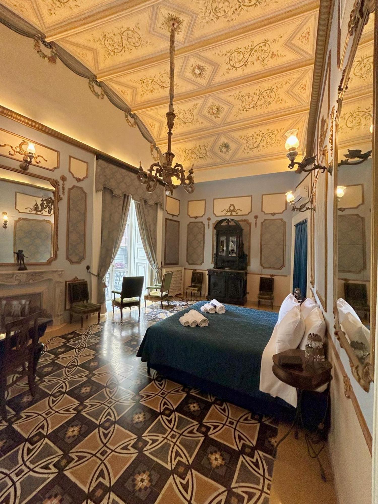 Carafa Di Maddaloni Residenza Di Charme Hotel Napels Buitenkant foto