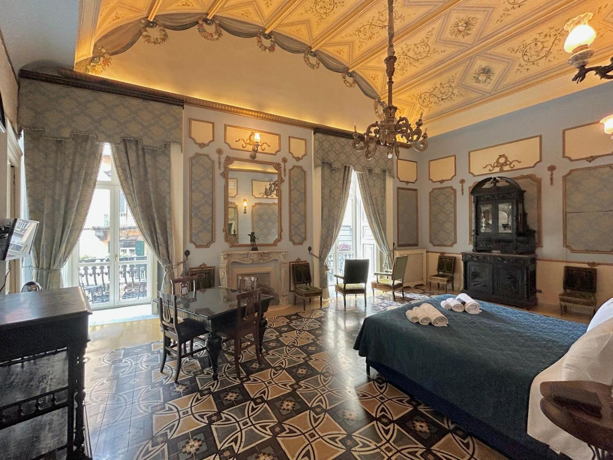 Carafa Di Maddaloni Residenza Di Charme Hotel Napels Buitenkant foto