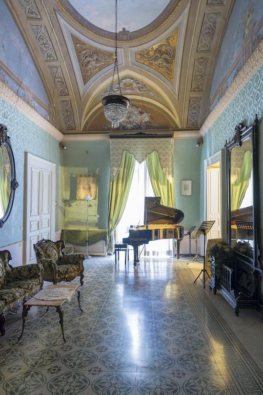 Carafa Di Maddaloni Residenza Di Charme Hotel Napels Buitenkant foto
